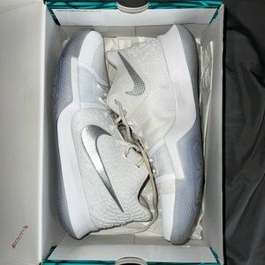 Kyrie 3 White Chrome